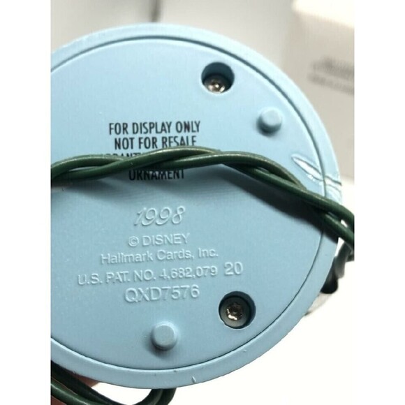 Hallmark Keepsake Ornament Cinderella at the Ball Disney Magic Light/Motion - Picture 4 of 6